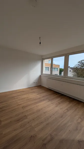 Frisch sanierte 1 Zimmer Wohnung mit Einbauküche im Süden Berlins zu vermieten — photo 1